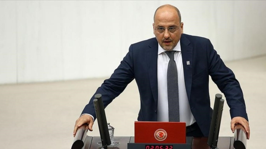 TİP Milletvekili Ahmet Şık Eskişehir'de hastaneye kaldırıldı: Bypass kararı verildi